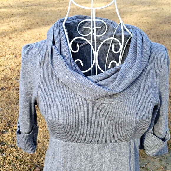 Poof sweater dress - Picture 2 of 4